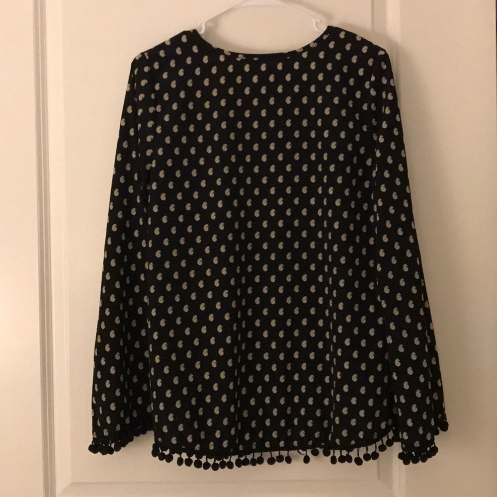 Bell-sleeved Patterned Top - Picture 3 of 4